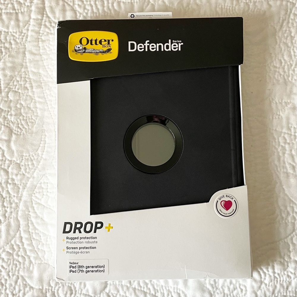 NWT - OTTERBOX DEFENDER SERIES IPAD CASE